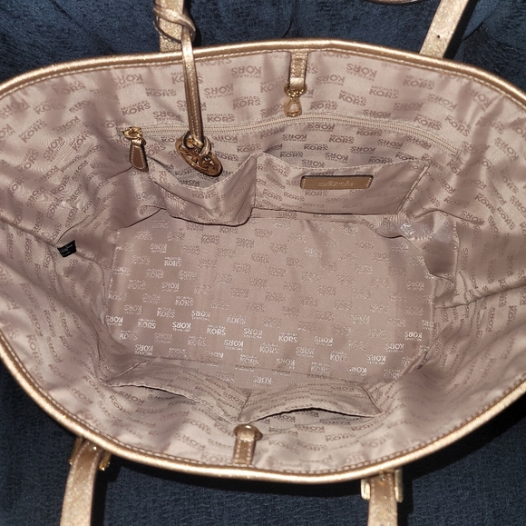 Michael Kors gold tote large - Picture 2 of 6